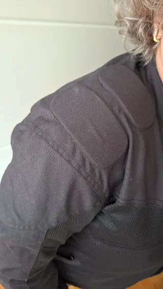 Chaqueta motera mujer negra