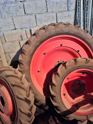 Ruedas tractor finas