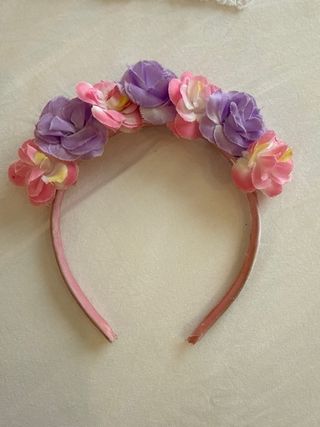 Disfraz hada rosa con alas y diadema.