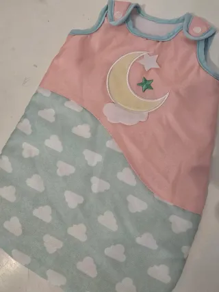 Muñeca bebé con accesorios de cambio de pañal