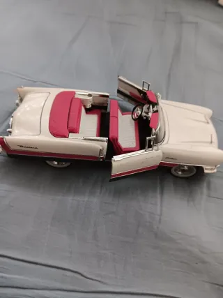 Coche miniatura clásico blanco, escala 1/24