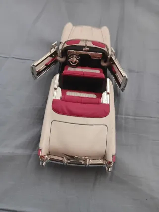 Coche miniatura clásico blanco, escala 1/24