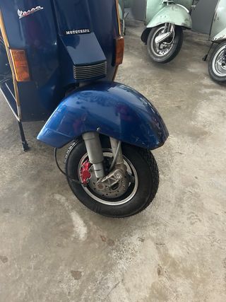 Vespa 200 disco azul