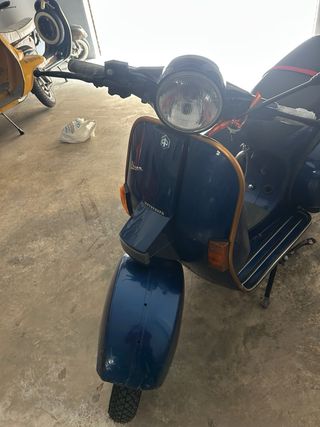 Vespa 200 disco azul