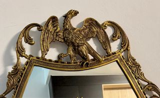 Mesa consola y espejo bronce águilas