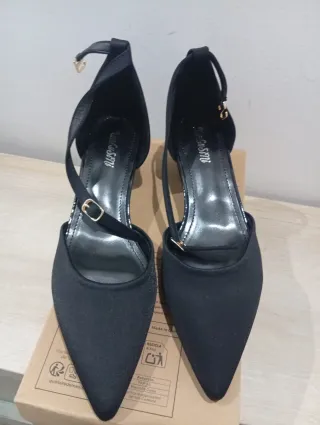Zapatos de tacón negros talla 40
