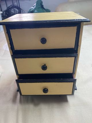 Cajonera pequeña amarilla 22x25