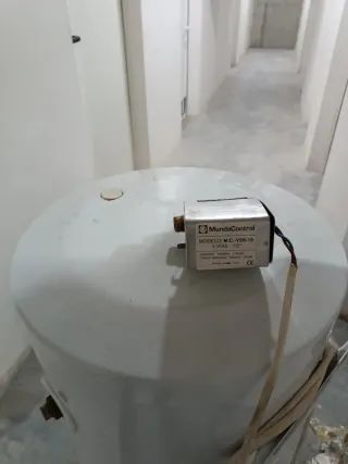 Interacumulador vertical 80L