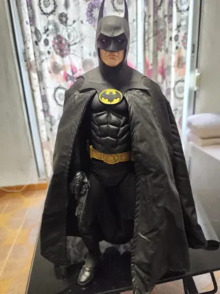 Figura Batman Neca 1/4