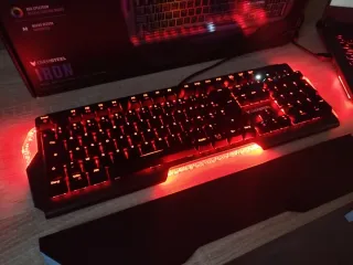 Teclado Mecánico Oversteel Iron RGB - Español