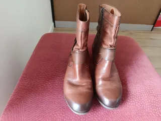 Botines de piel marrones talla 37