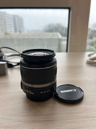 Canon EOS 1000D + 2 objetivos + accesorios