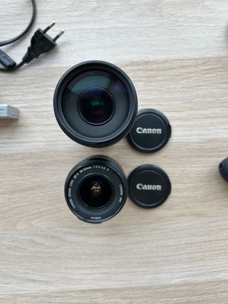 Canon EOS 1000D + 2 objetivos + accesorios