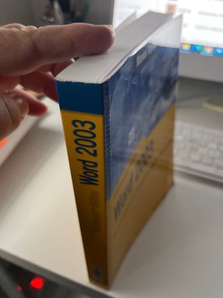 Word 2003 (Manuales Imprescindibles / Essential...