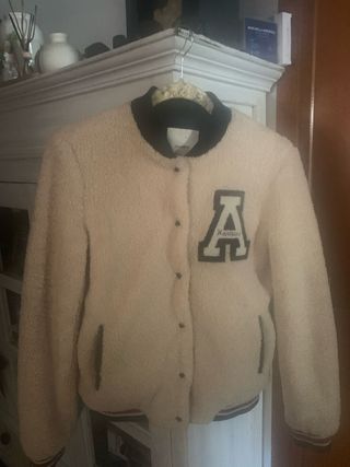 Chaqueta Teddy Beige y Negra