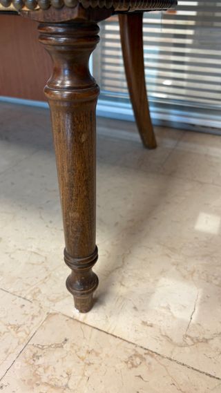 Sofá pequeño de cuero