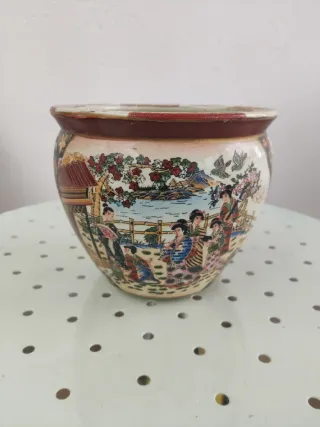 Testero chino decorado