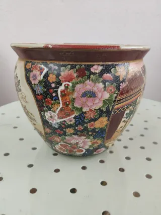 Testero chino decorado