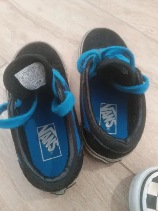 Zapatillas Vans niño negras y azules talla 27