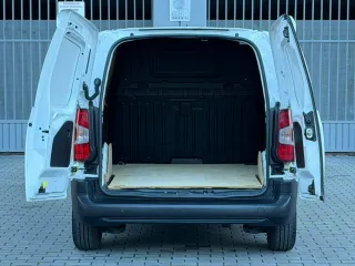 Peugeot Partner 2021 etiqueta C