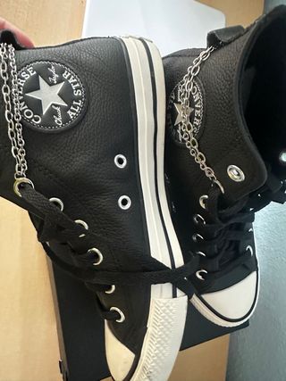 Converse Botas Negras con Cadena Plata