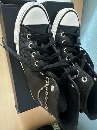 Converse Botas Negras con Cadena Plata