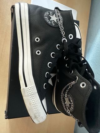 Converse Botas Negras con Cadena Plata