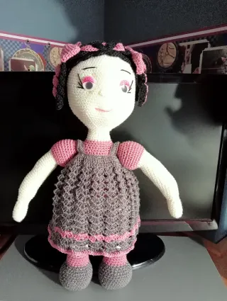 Muñeca artesanal ganchillo