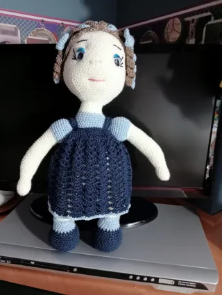 Muñeca artesanal ganchillo