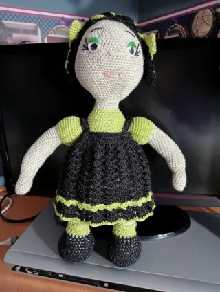 Muñeca artesanal ganchillo
