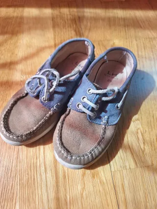 Pares zapatos y zapatillas