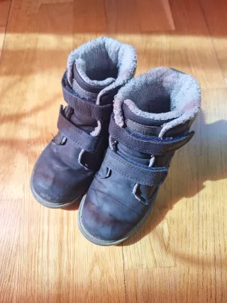 Pares zapatos y zapatillas