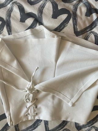 Falda pantalón blanca con cordones