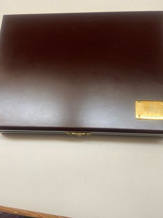 Estuche Vino y Marisco marca Montecristo