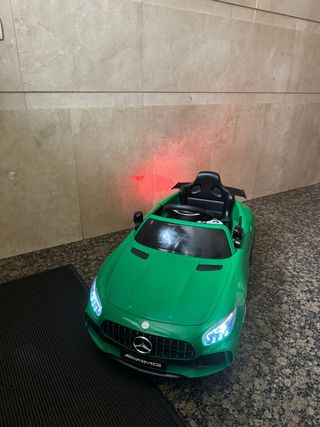 Coche Eléctrico Infantil Mercedes AMG Verde