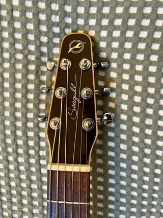 Guitarra Electroacústica Seagull con funda