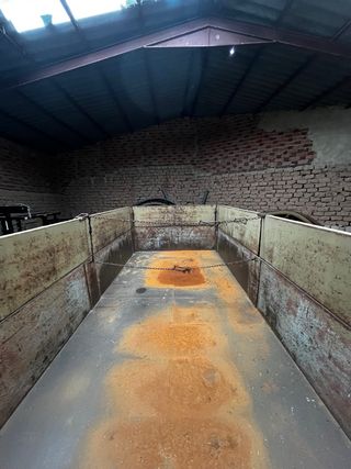 Remolque agrícola basculante