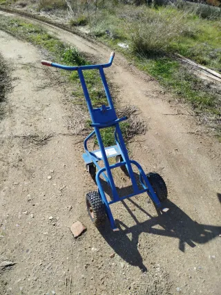 Carro para bidones
