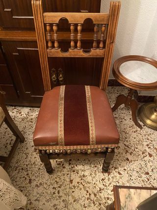 Silla antigua madera tallada