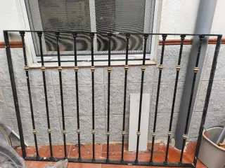 Reja de ventana de hierro forjado