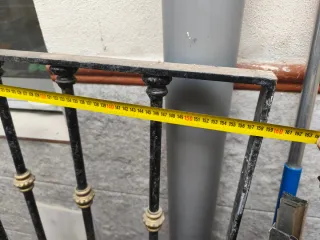 Reja de ventana de hierro forjado