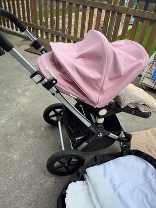 Bugaboo Camaleón 3 con capazo y accesorios