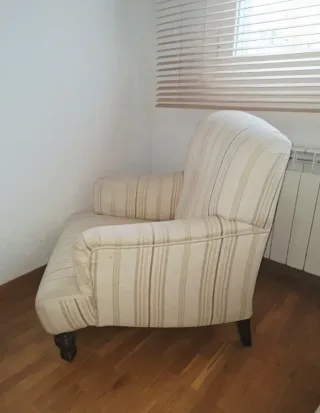 Butaca francesa de rayas beige y marrón