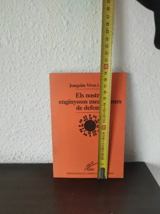 Llibre "els nostres enginiosos mecanismes de defen