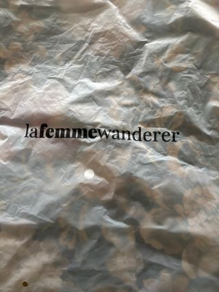 Top asimétrico negro