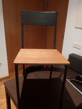 Sillas de comedor  4 unidades precio 15 cada una