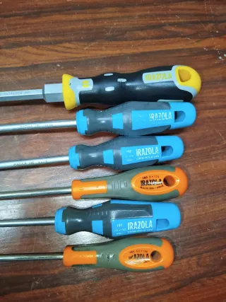 Set 5 Destornilladores Irazola Punta Plana