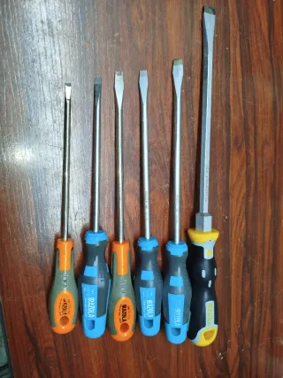 Set 5 Destornilladores Irazola Punta Plana