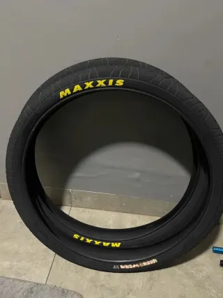 Cubiertas Maxxis Hookworm 26 nuevas