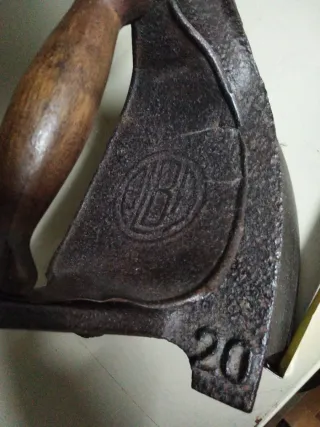 Plancha de carbón antigua